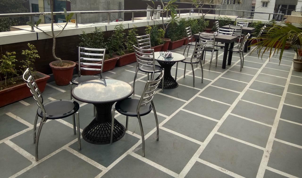 Hotel Pawan Plaza Near Sir Ganga Ram Hospital Delhi  Eksteriør bilde